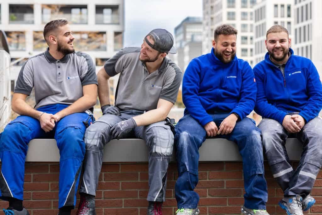 Badsanierungs-Mitarbeiter von Schramm in der Pause